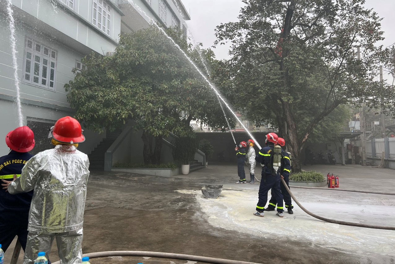 Công ty TNHH MTV khai thác công trình thủy lợi An Hải (quận Hồng Bàng) thực tập phương án chữa cháy và cứu nạn, cứu hộ năm 2023